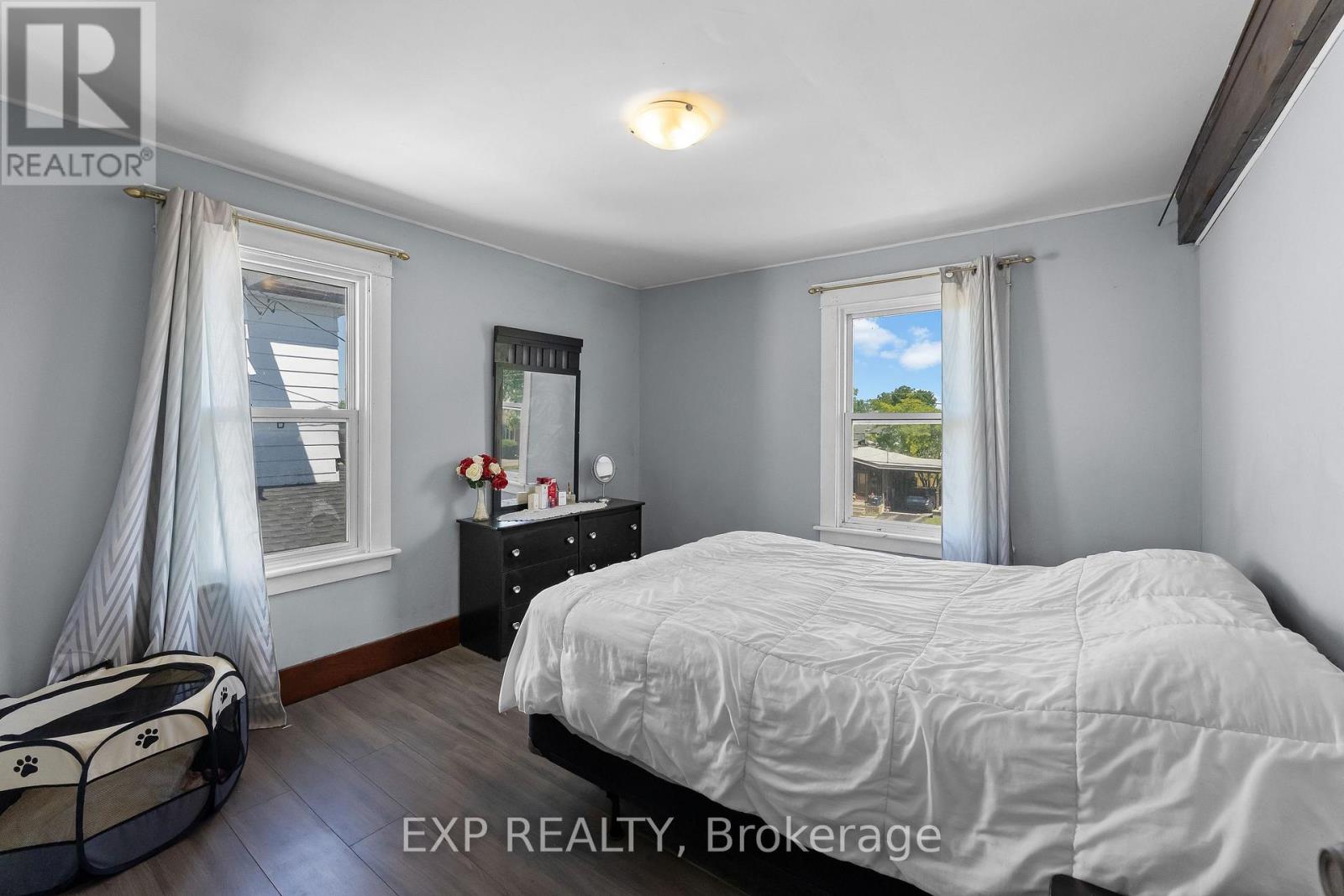 221 BOWEN ROAD - 19
