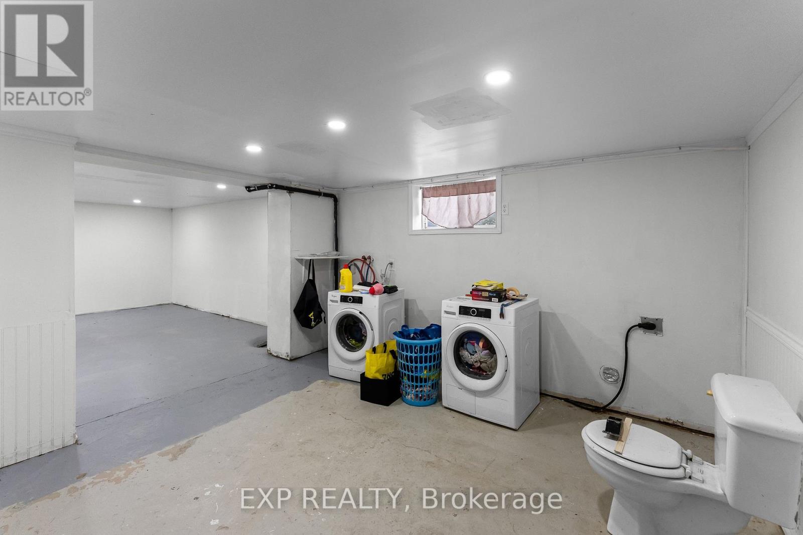 221 BOWEN ROAD - 22