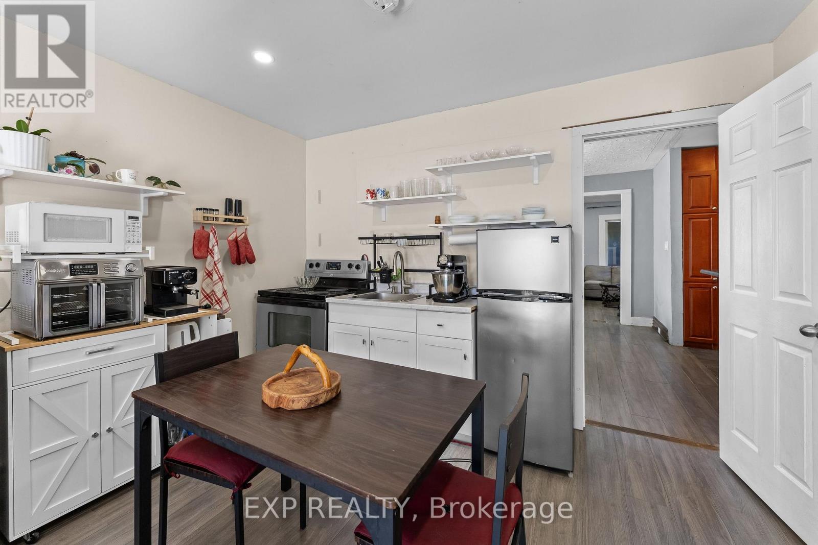 221 BOWEN ROAD - 26