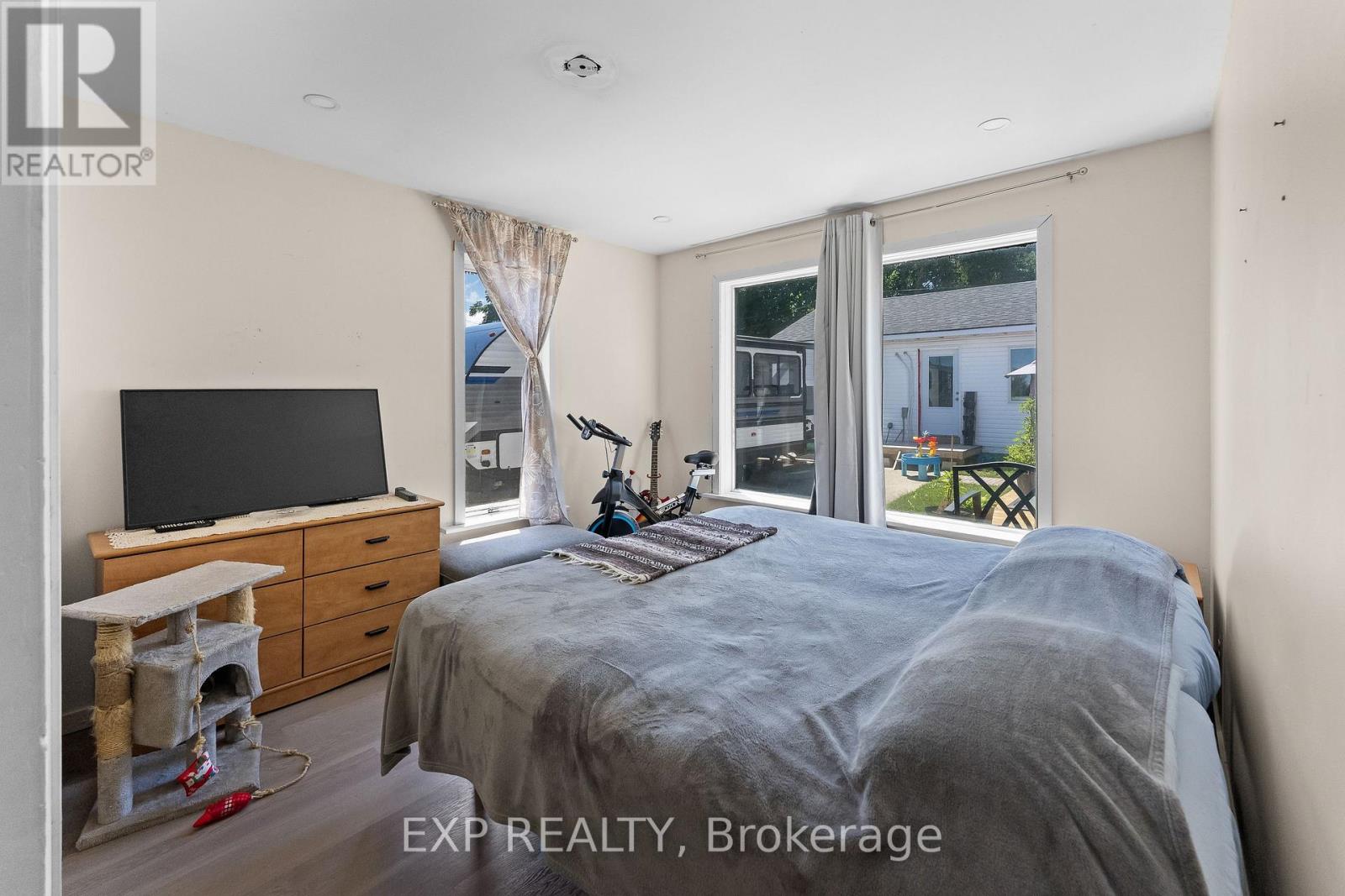 221 BOWEN ROAD - 28