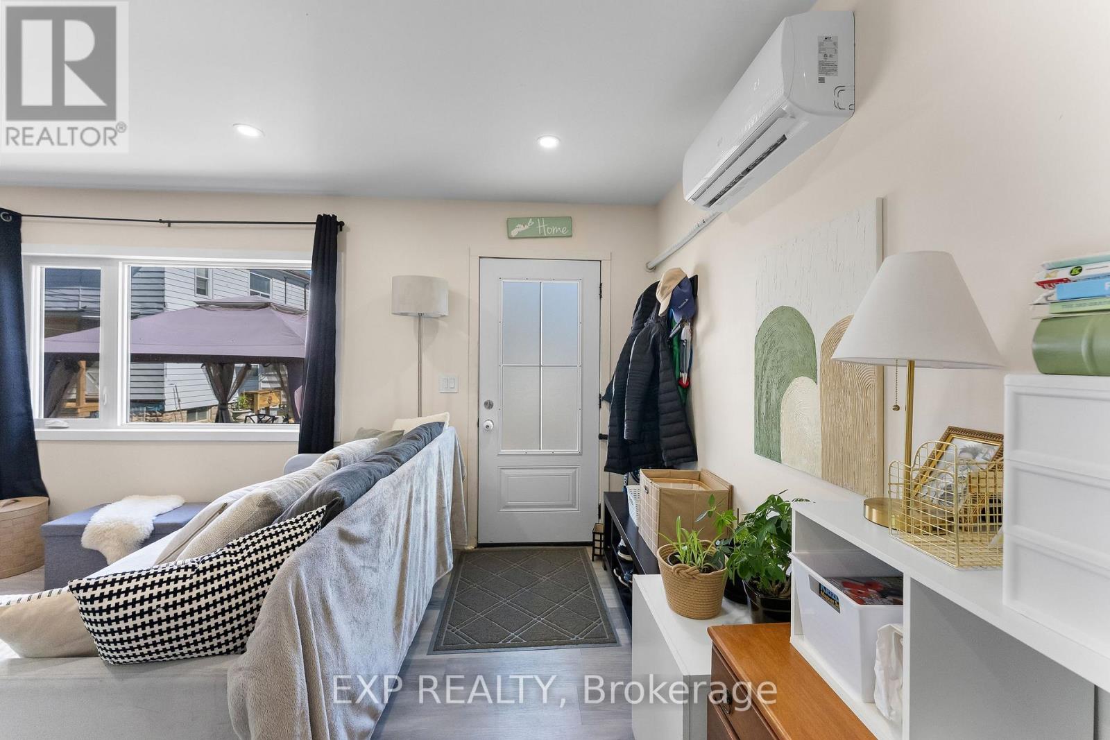 221 BOWEN ROAD - 33
