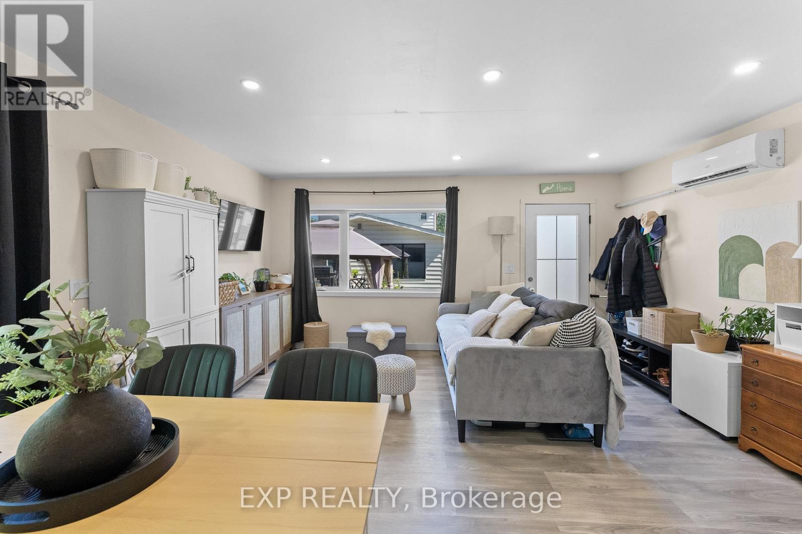 221 BOWEN ROAD - Image 38
