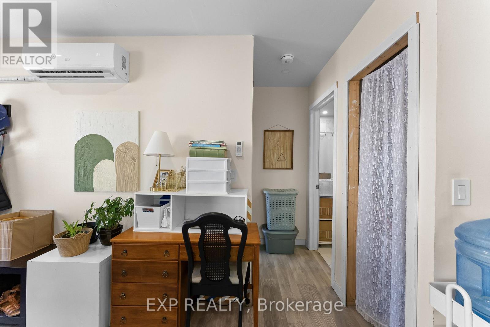 221 BOWEN ROAD - 40
