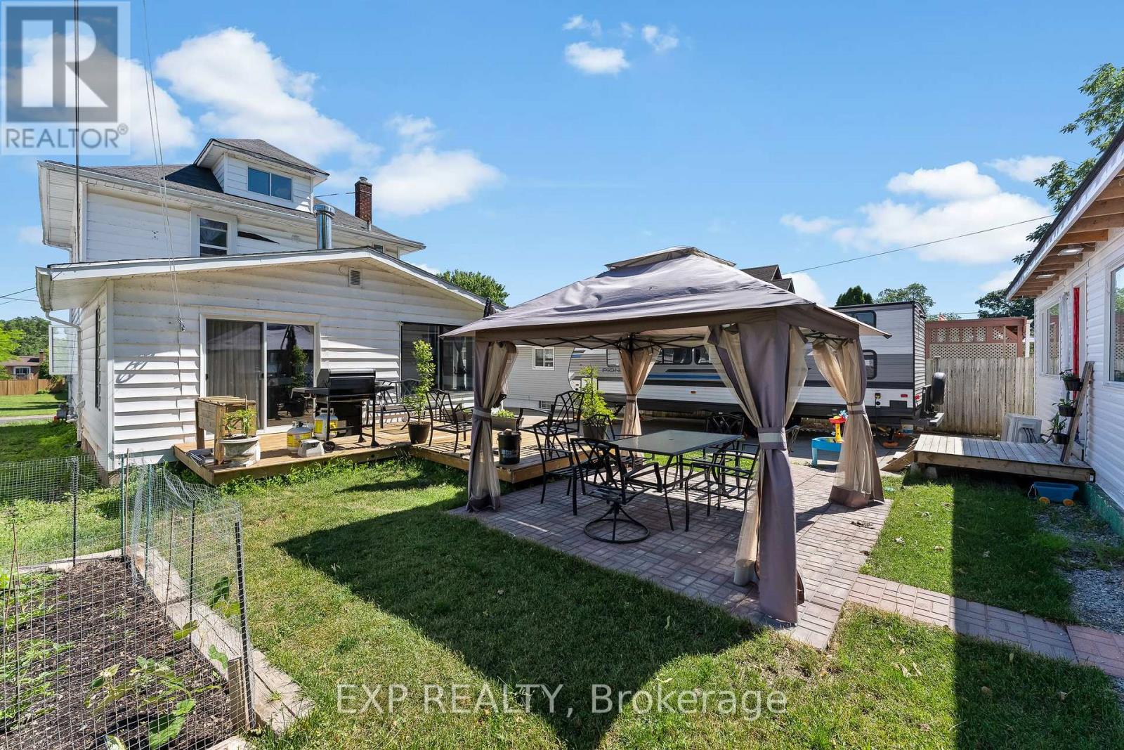 221 BOWEN ROAD - 47