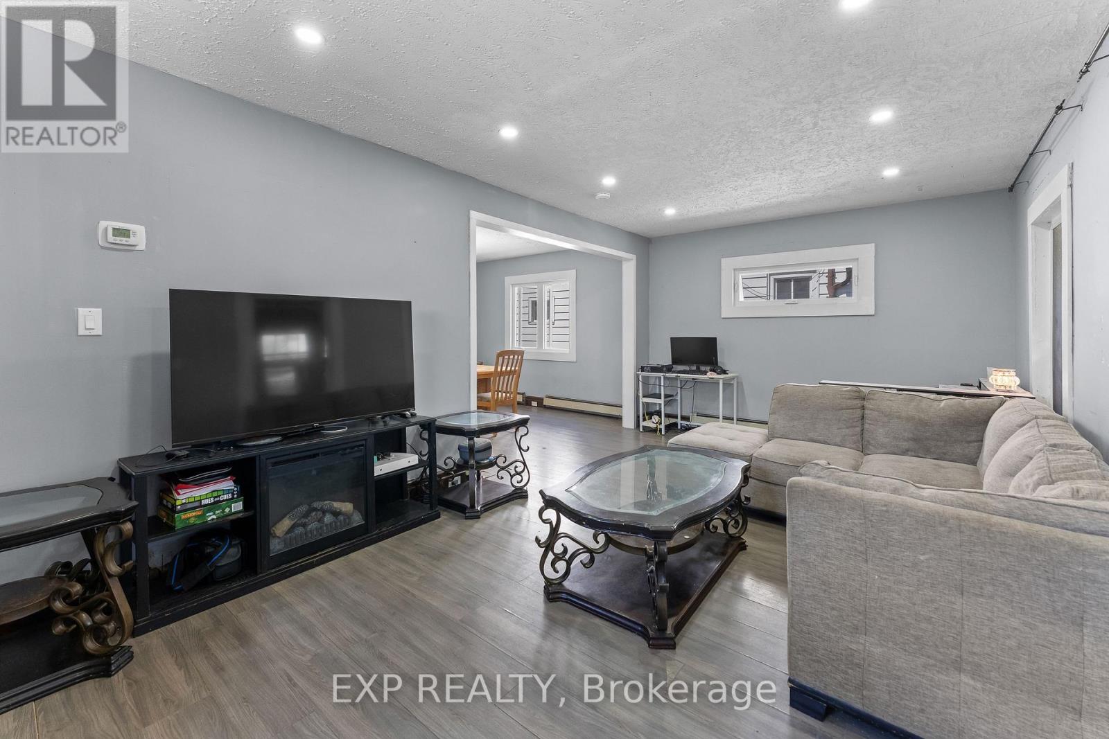 221 BOWEN ROAD - Image 7