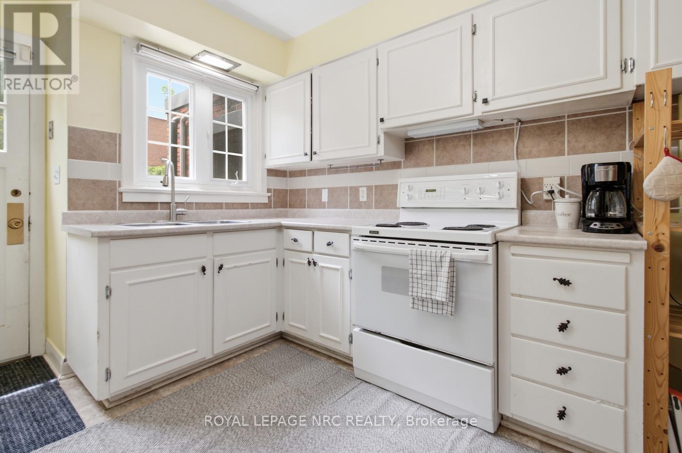 6040 LATSHAW STREET - 17
