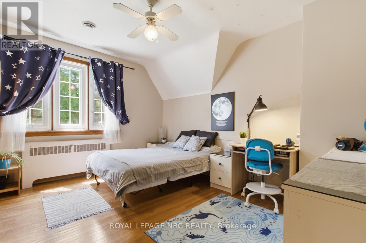 6040 LATSHAW STREET - 22