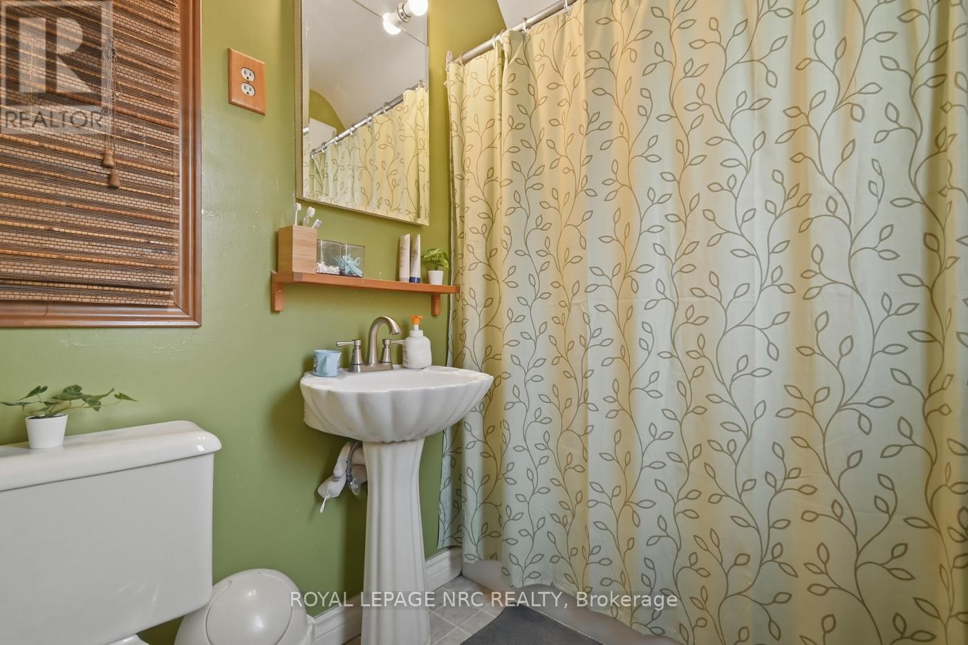 6040 LATSHAW STREET - 24