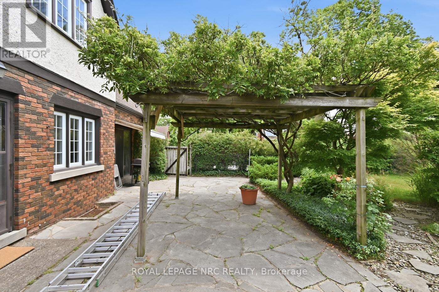 6040 LATSHAW STREET - 36