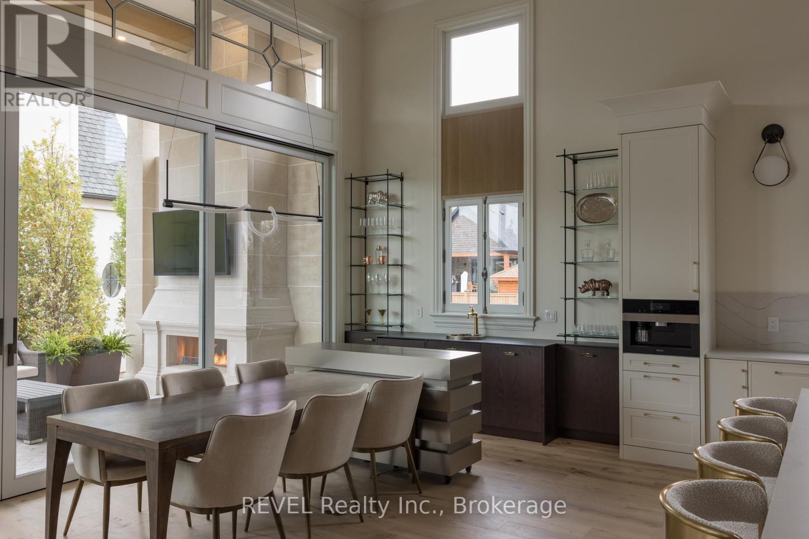 28 COTTAGE STREET - 18