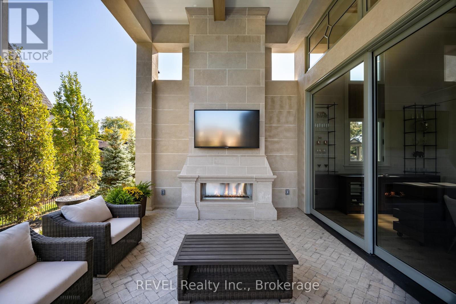28 COTTAGE STREET - 21