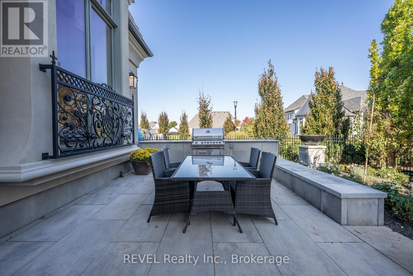 28 COTTAGE STREET - 22