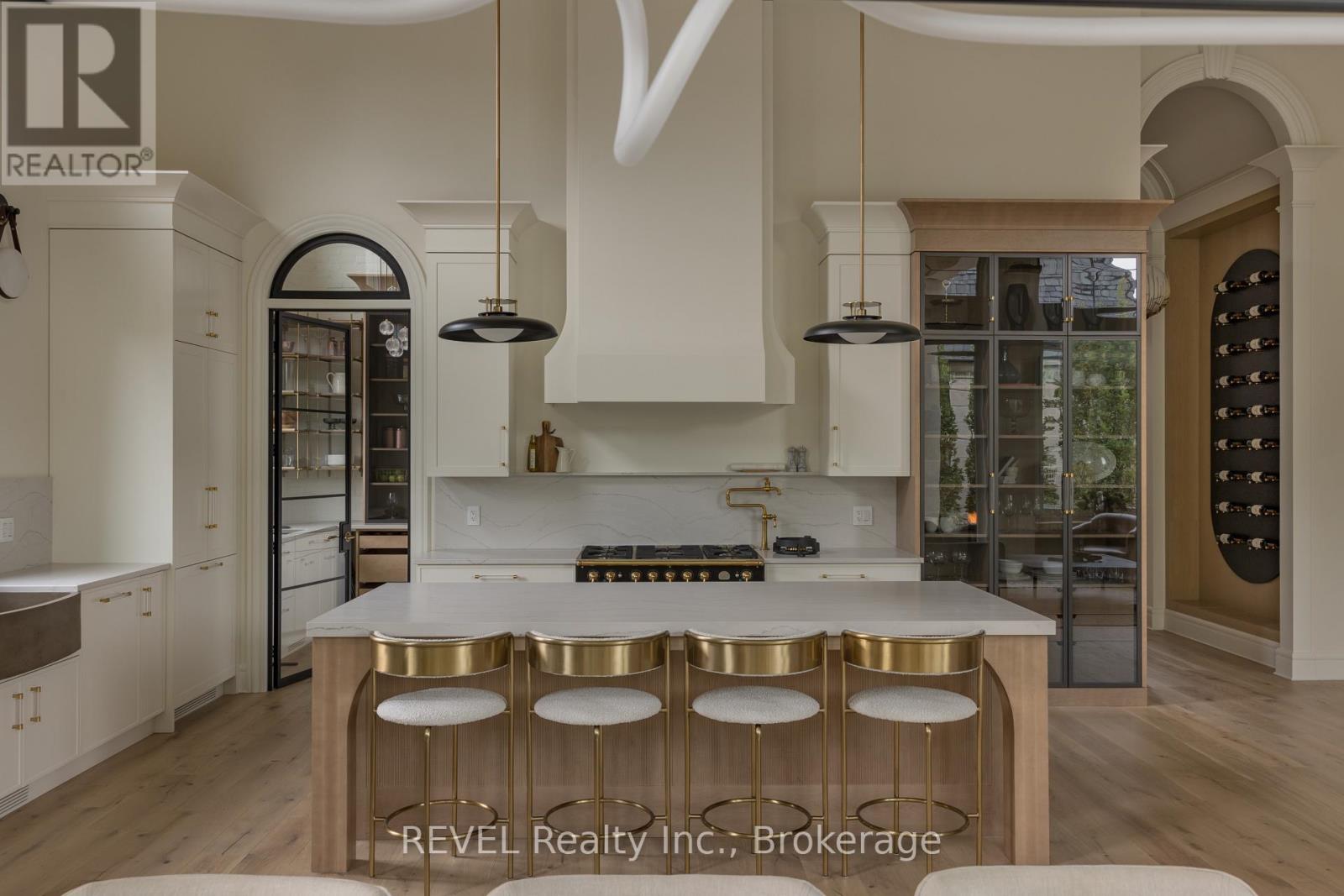 28 COTTAGE STREET - 24