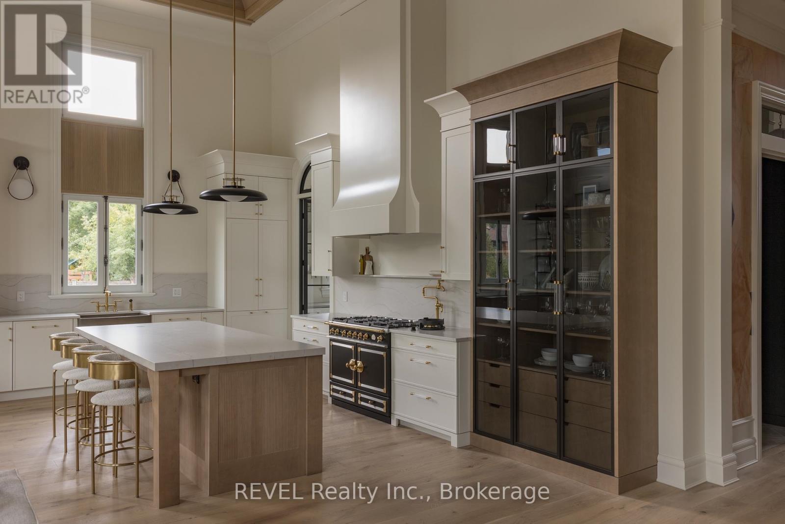 28 COTTAGE STREET - 25