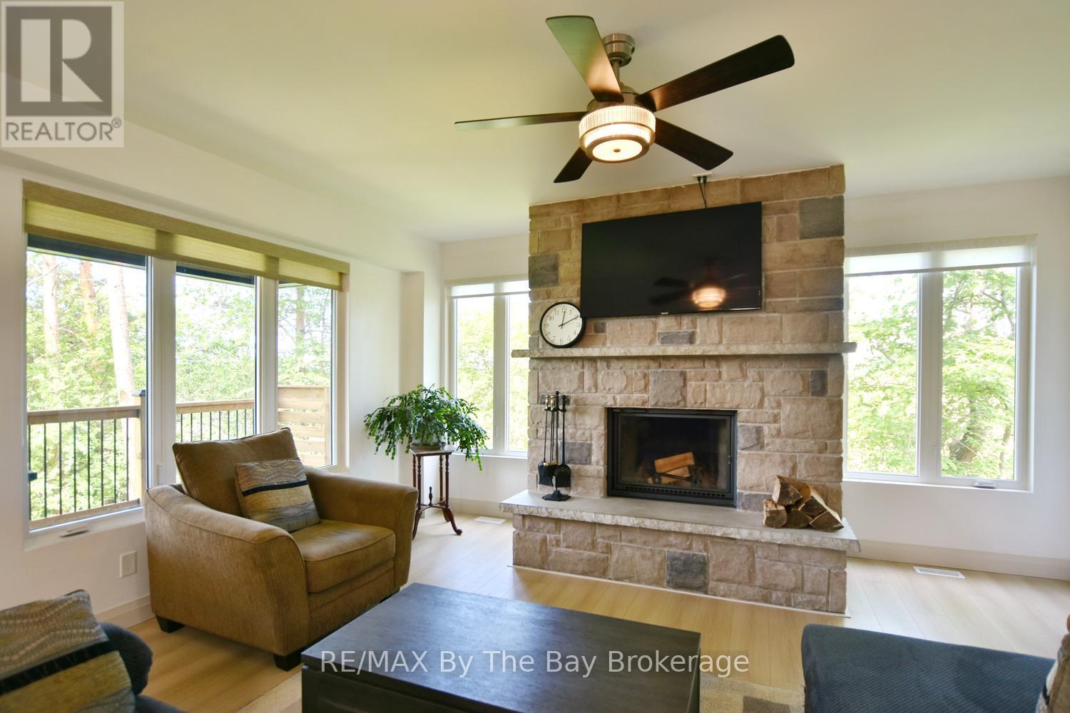 2946 92 COUNTY ROAD - 11