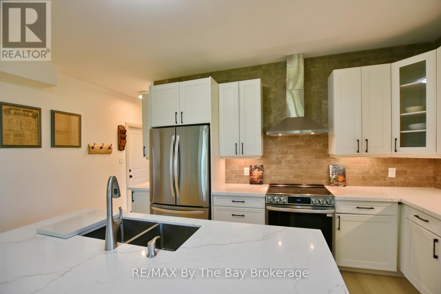 2946 92 COUNTY ROAD - 18