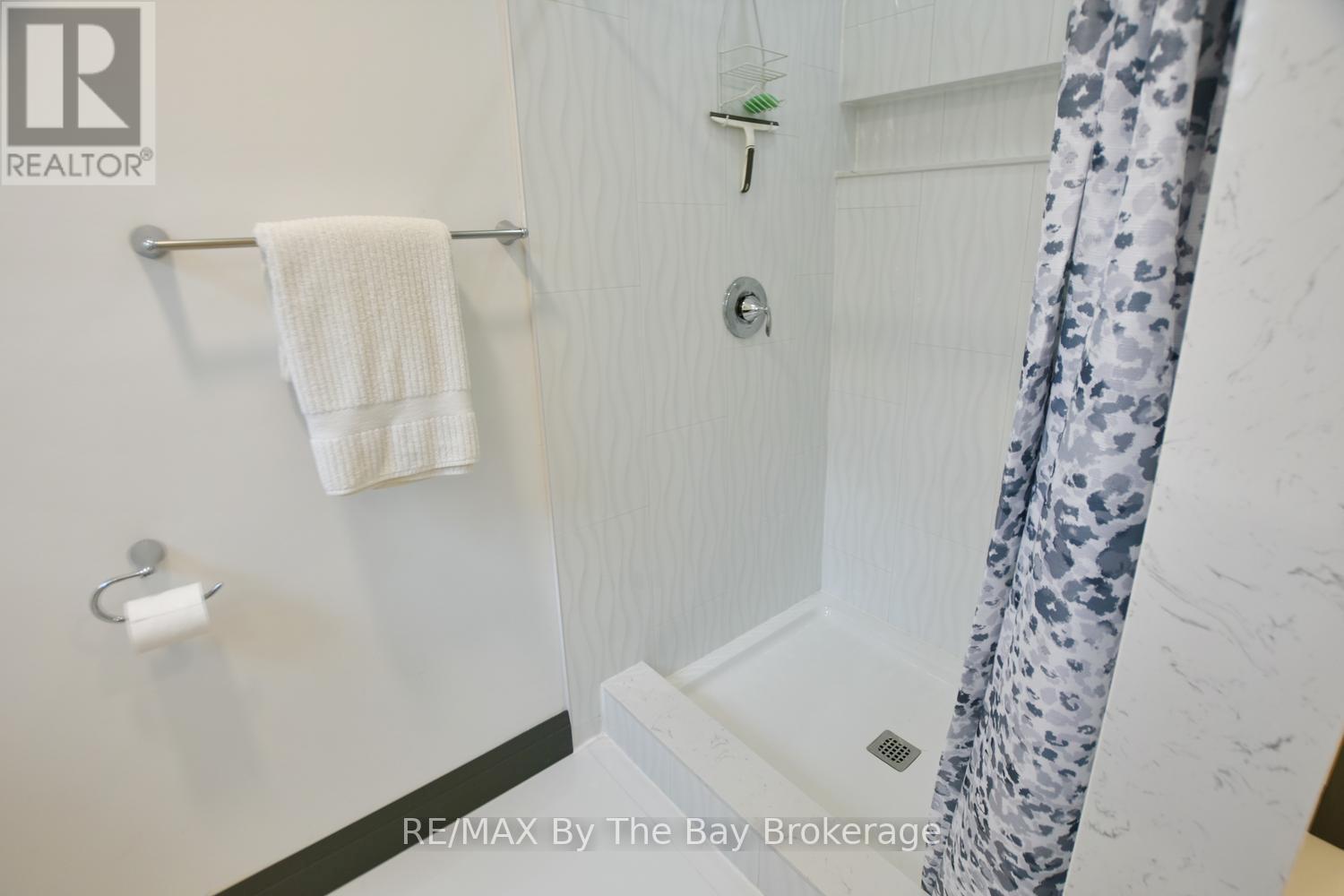 2946 92 COUNTY ROAD - 23