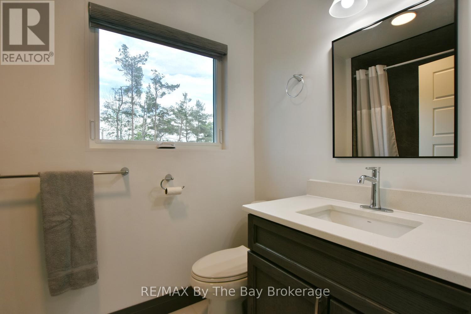 2946 92 COUNTY ROAD - 32