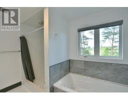 2946 92 County Road, Springwater, ON L9Z2X2 Photo 29