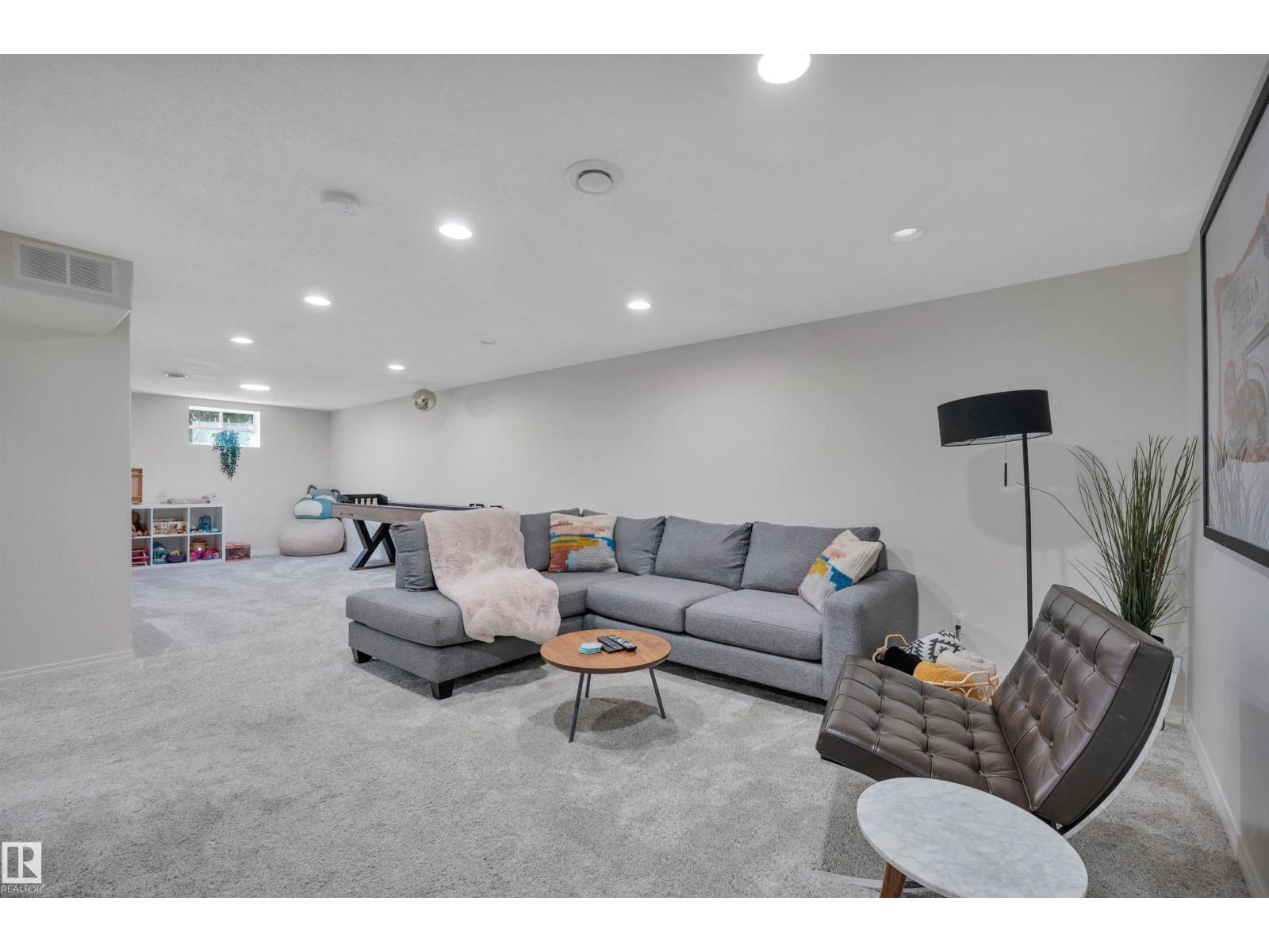 9015 148 ST NW — photo 37