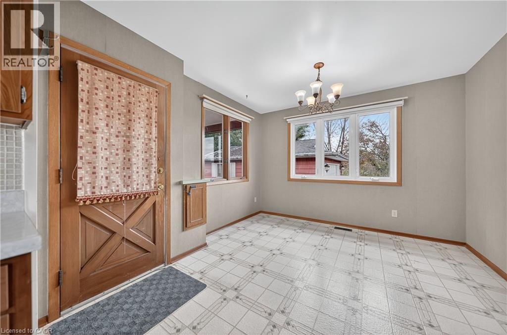 497 VICTORIA Street S - 12