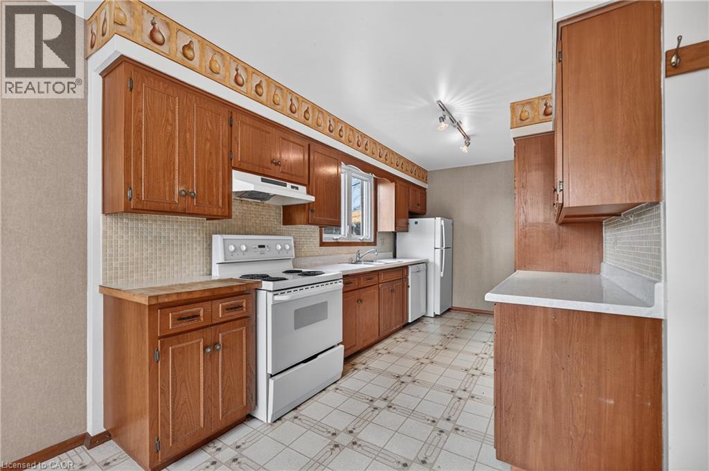 497 VICTORIA Street S - 14