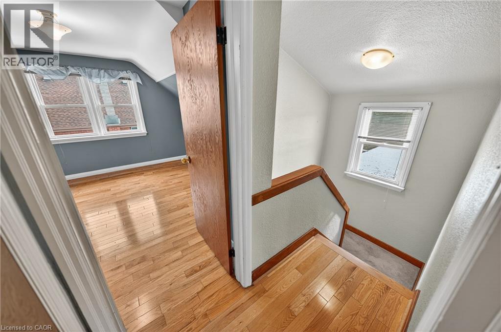497 VICTORIA Street S - 22