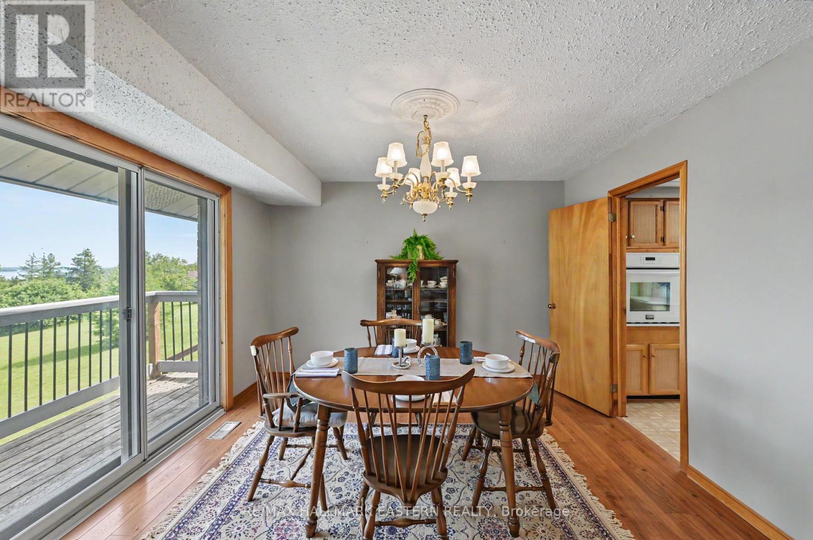 473 SUNSET CRESCENT - 22