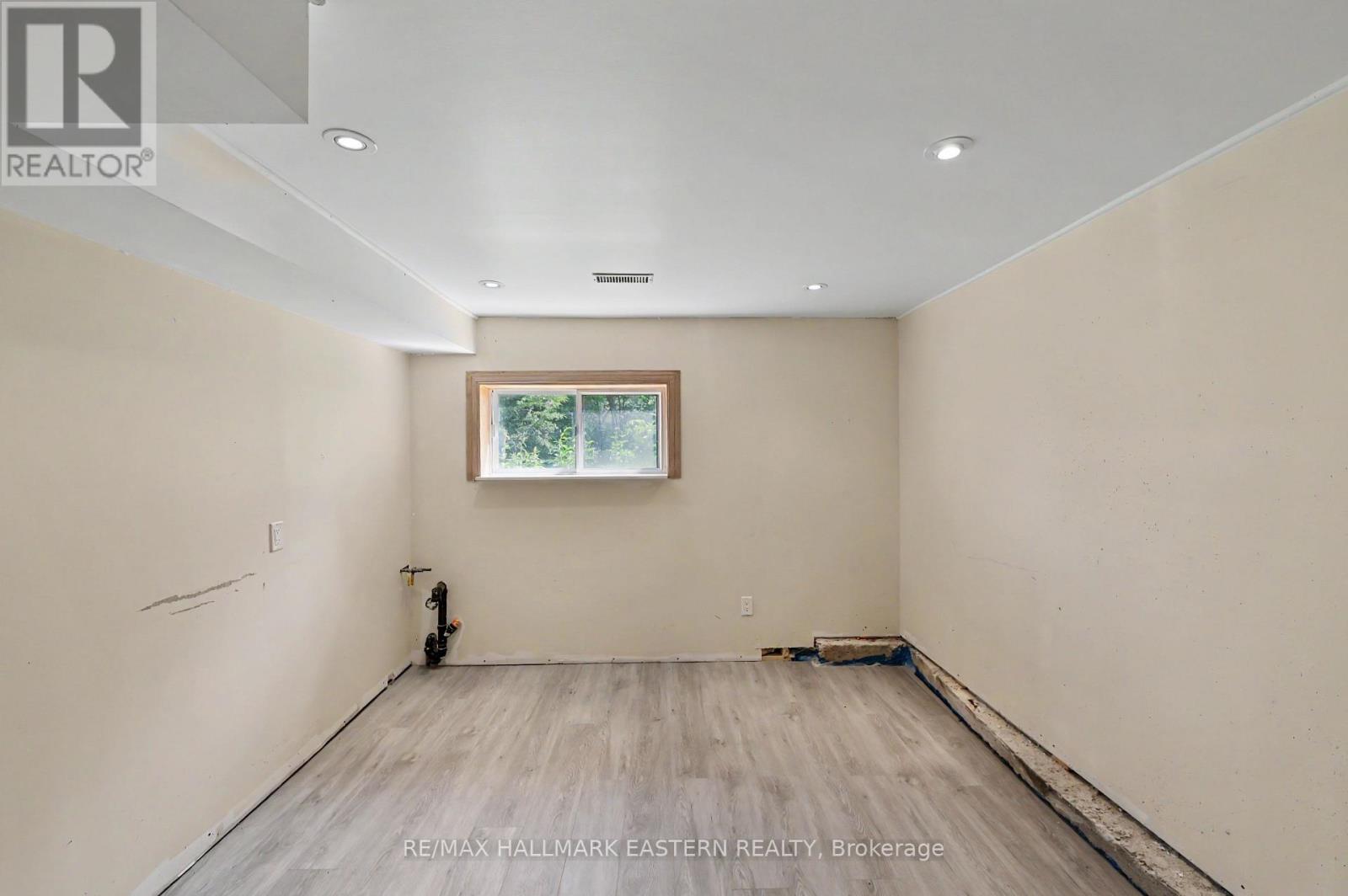 473 SUNSET CRESCENT - 33