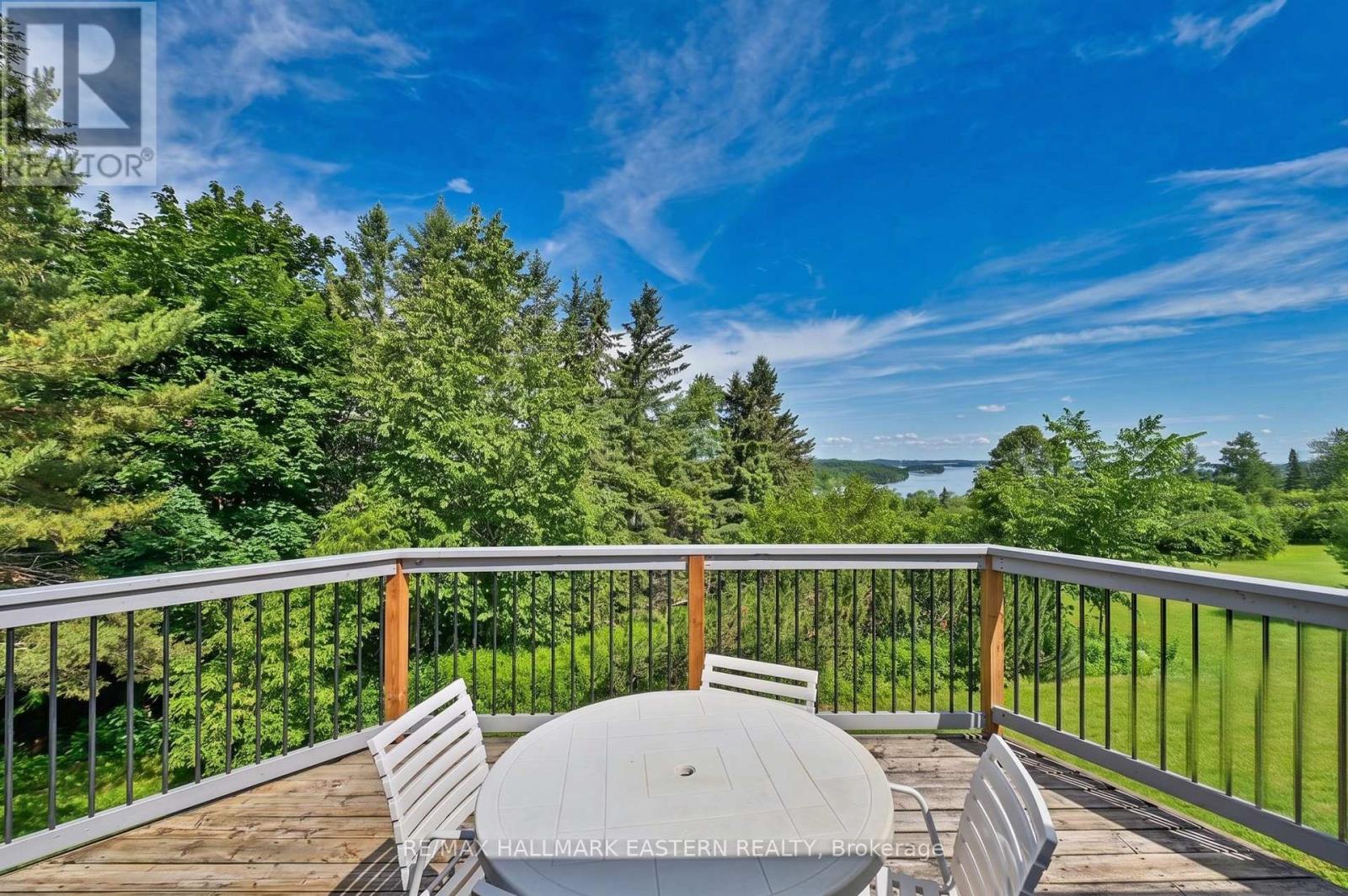 473 SUNSET CRESCENT - 34