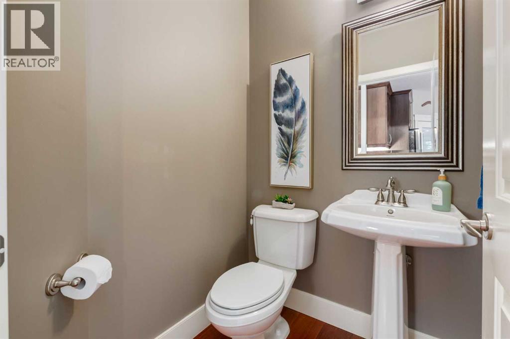 2421 1 Avenue NW — photo 8