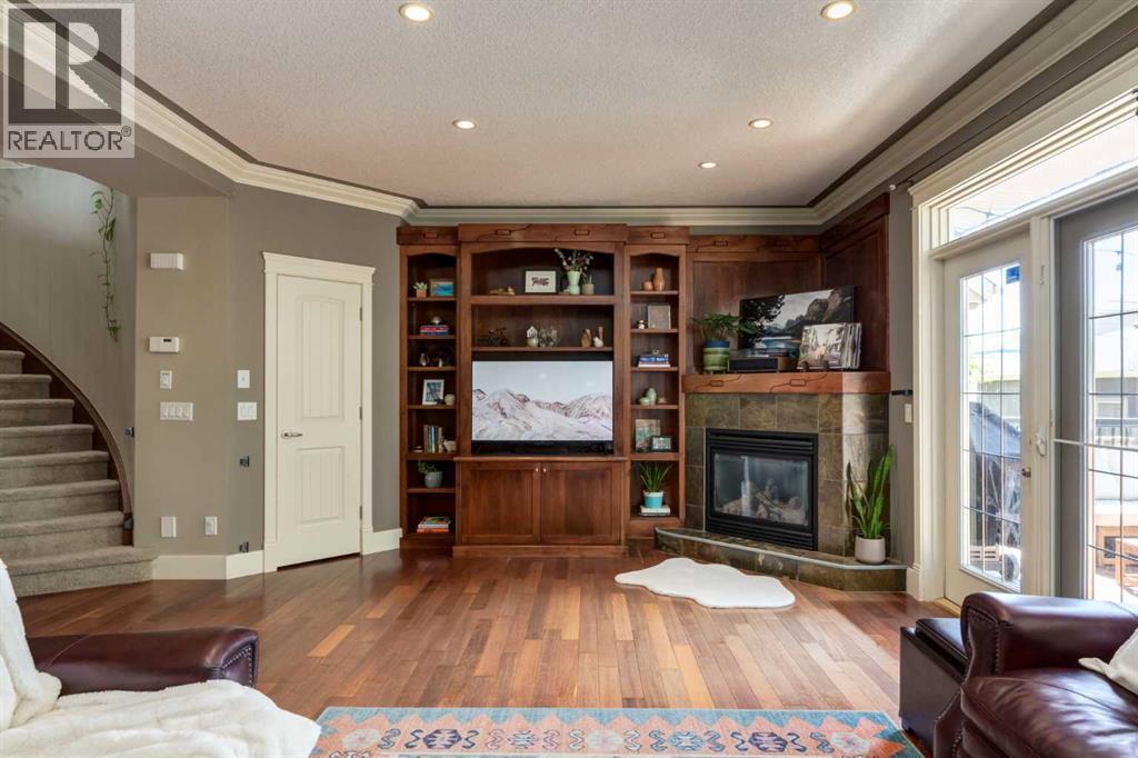 2421 1 Avenue NW — photo 18