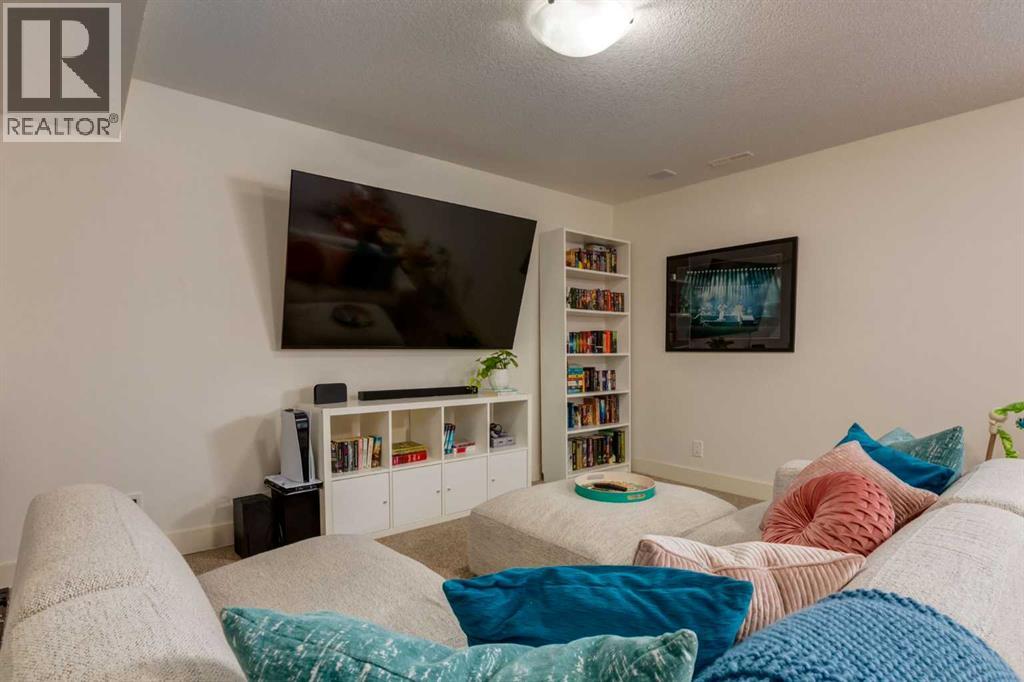 2421 1 Avenue NW — photo 37