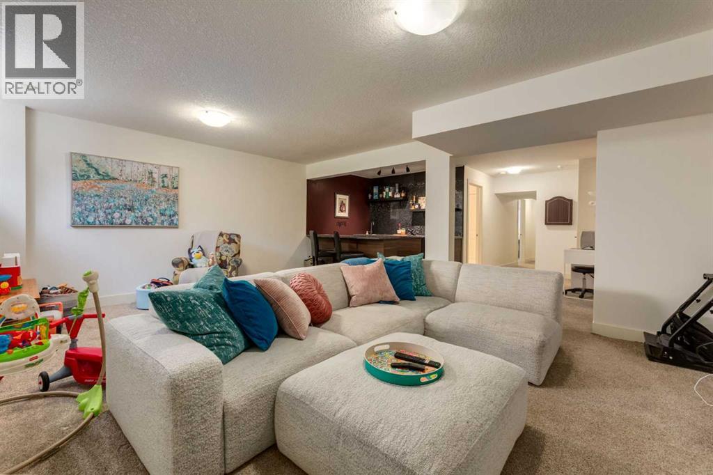 2421 1 Avenue NW — photo 36