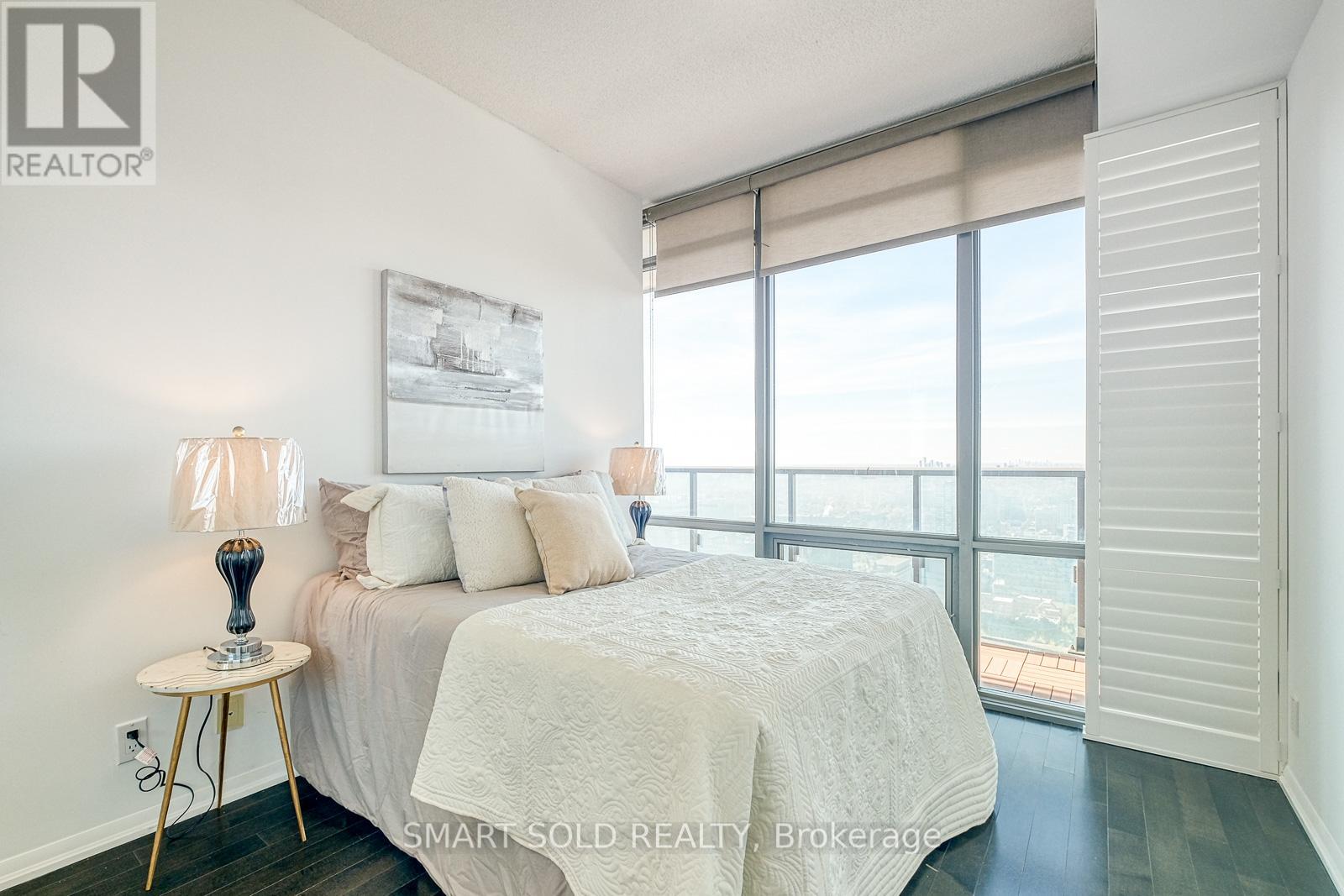 #4010 832 BAY STREET - Image 16