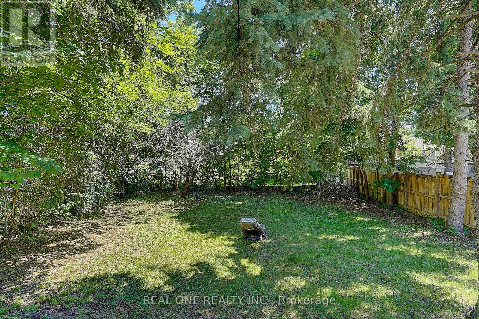 37 LAURALYNN CRESCENT - 3
