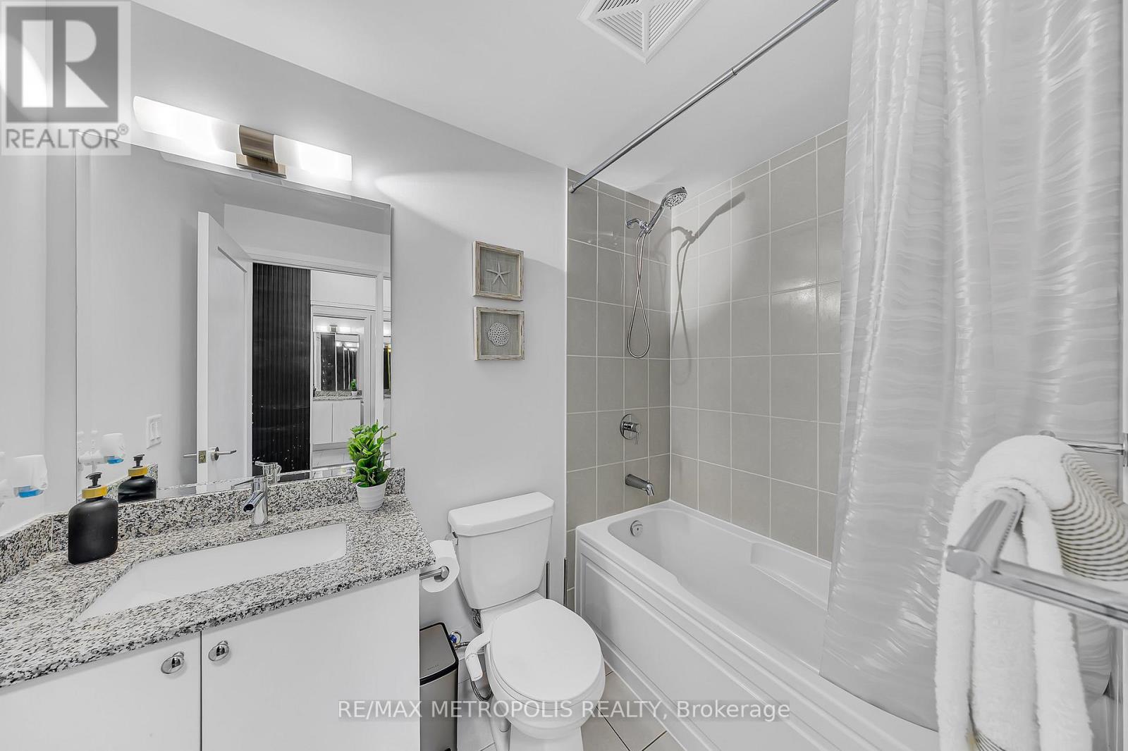 #1310 3220 SHEPPARD AVENUE E - 5