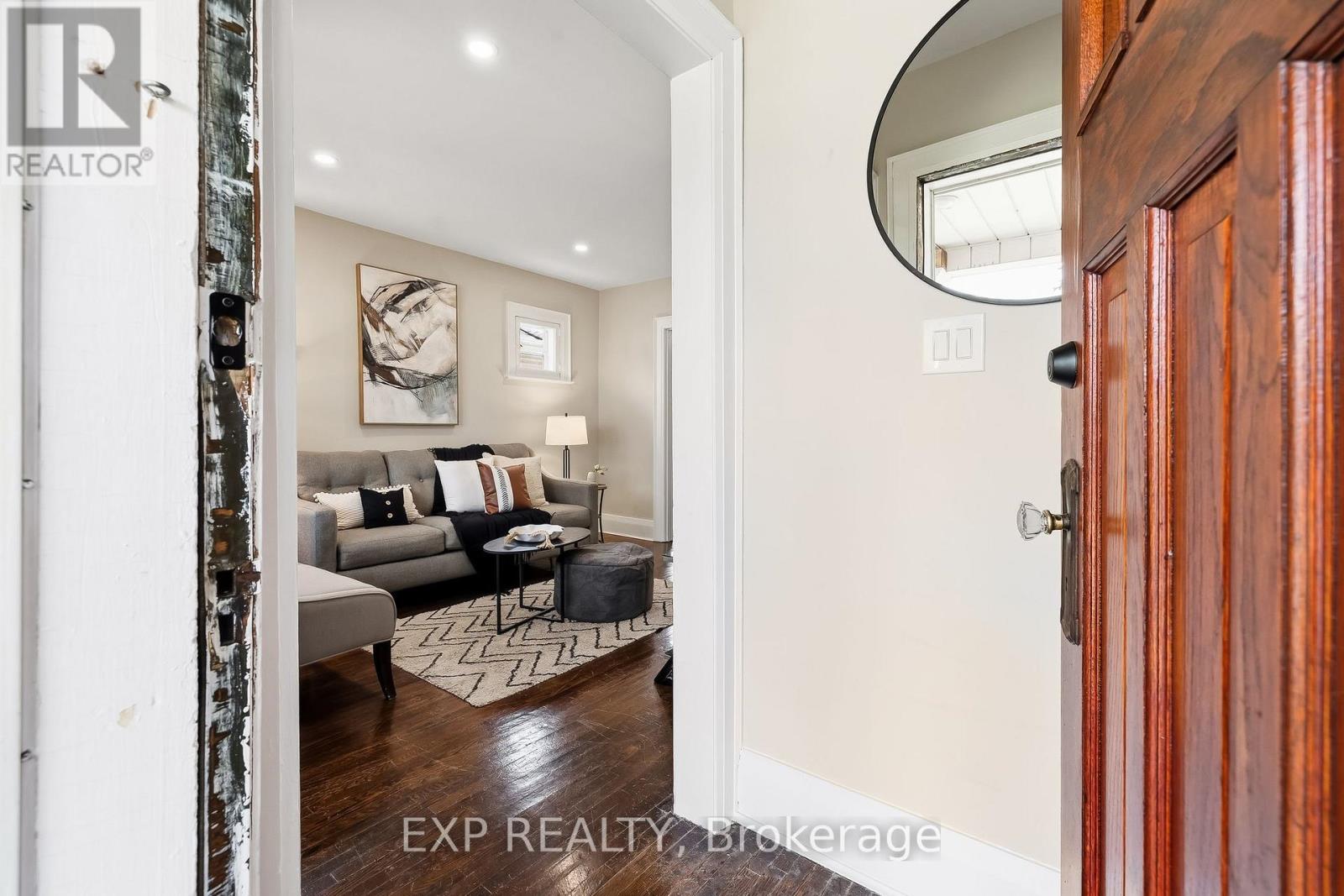 652 HORTOP STREET - 12