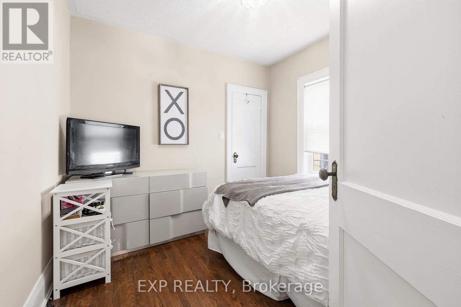652 HORTOP STREET - 24