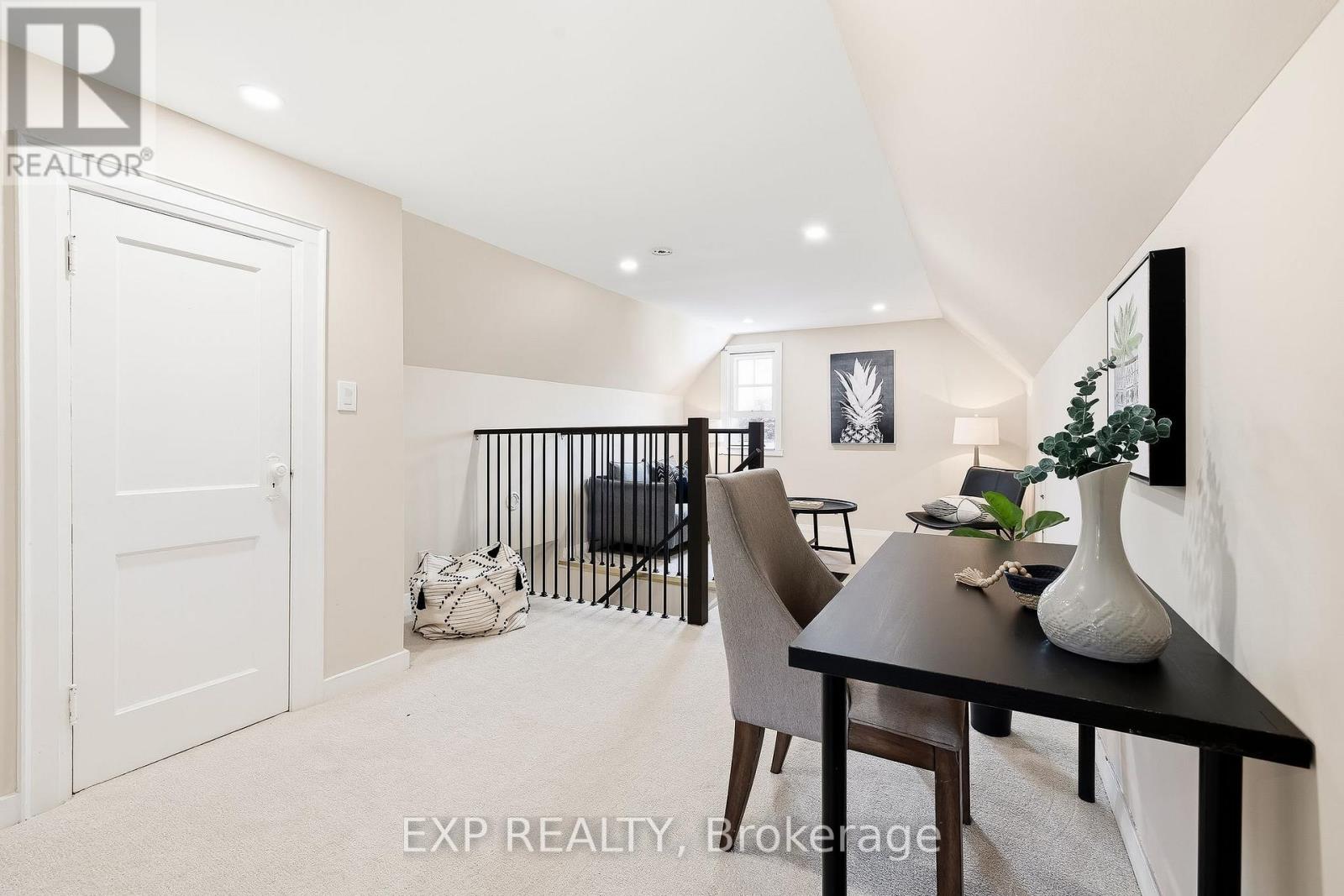 652 HORTOP STREET - 31