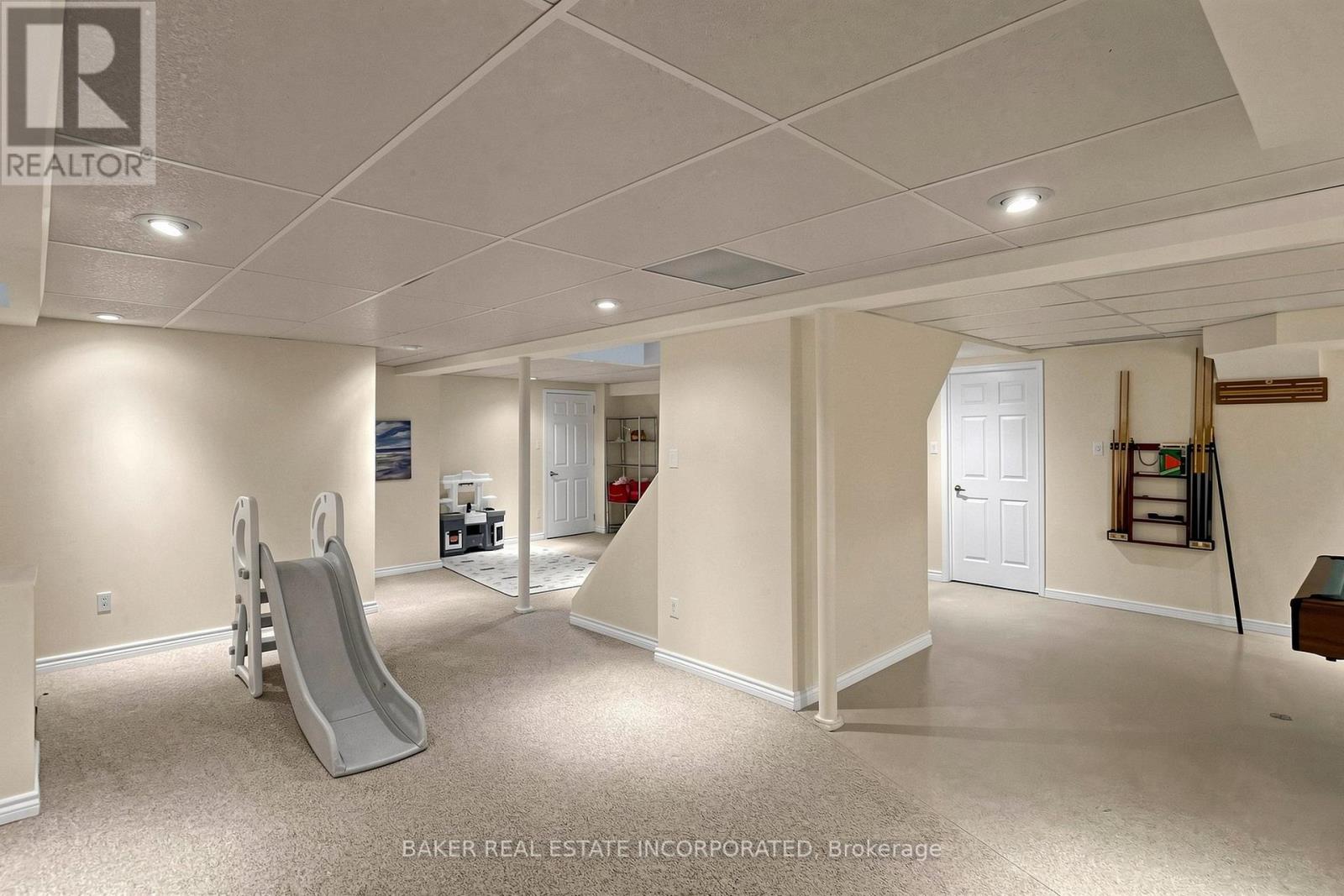 670 LESLIE VALLEY DRIVE - 43