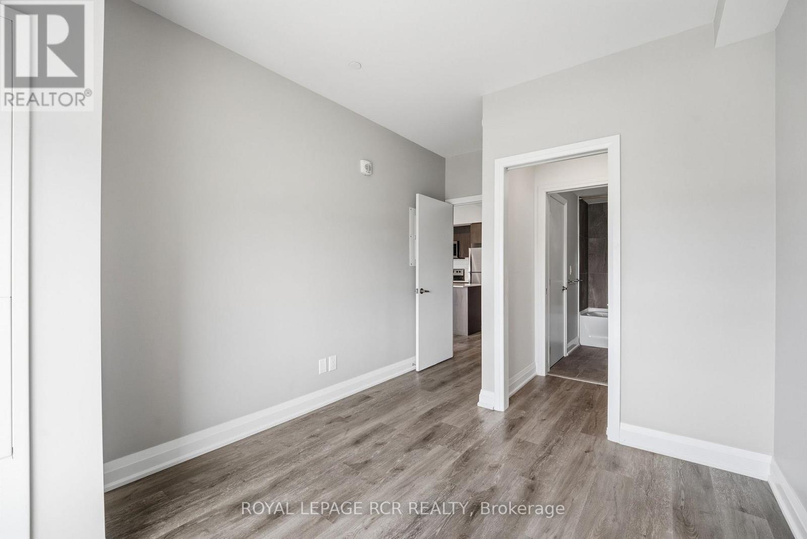#1112 58 LAKESIDE TERRACE - 16