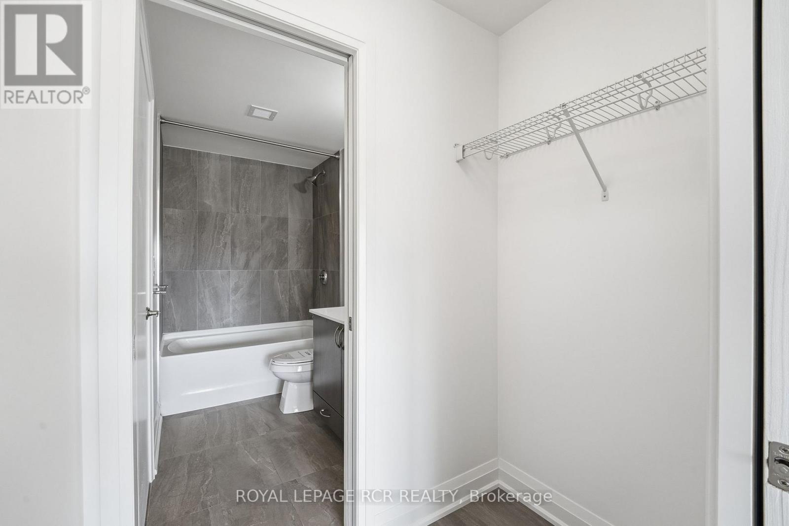 #1112 58 LAKESIDE TERRACE - 17