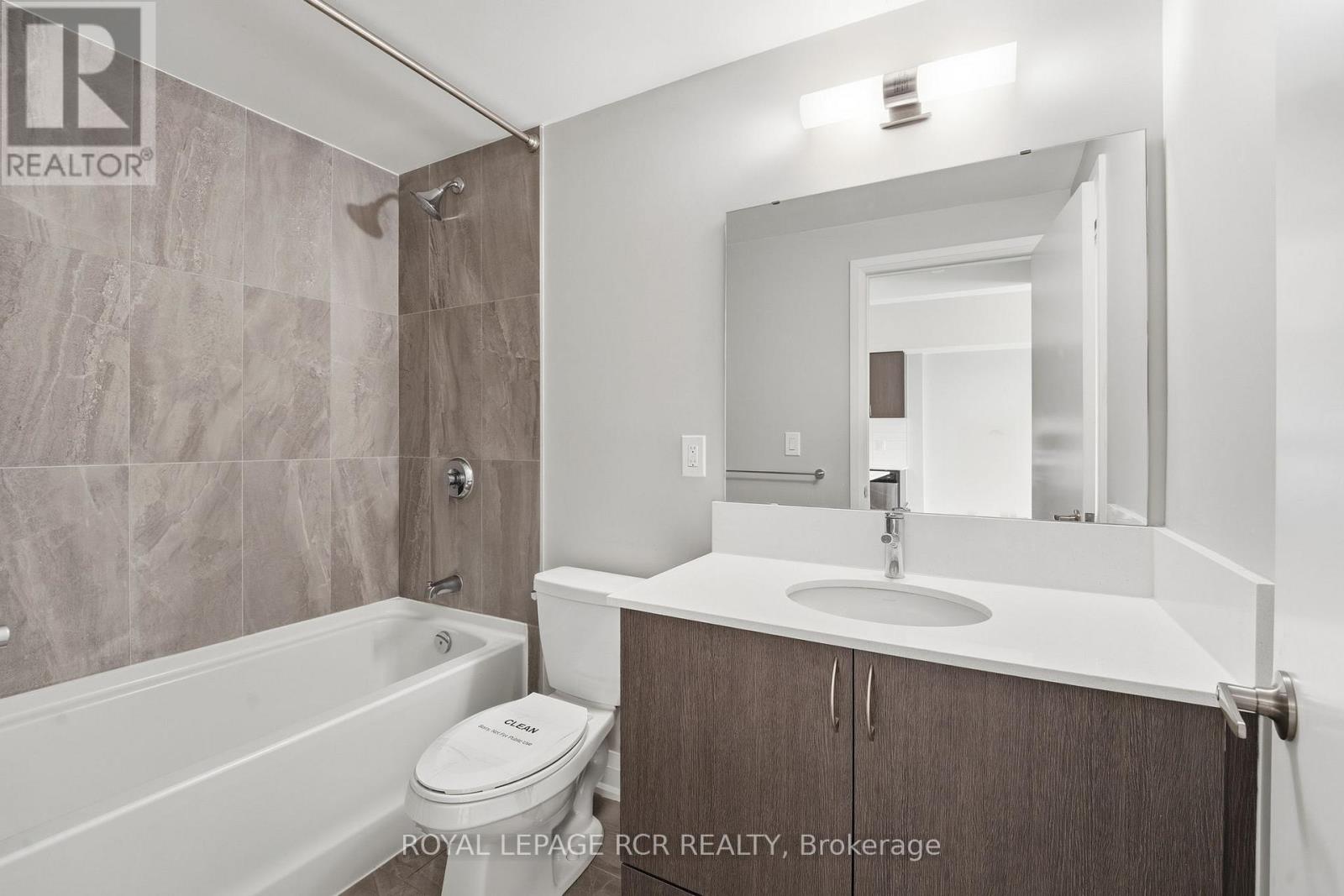 #1112 58 LAKESIDE TERRACE - 18