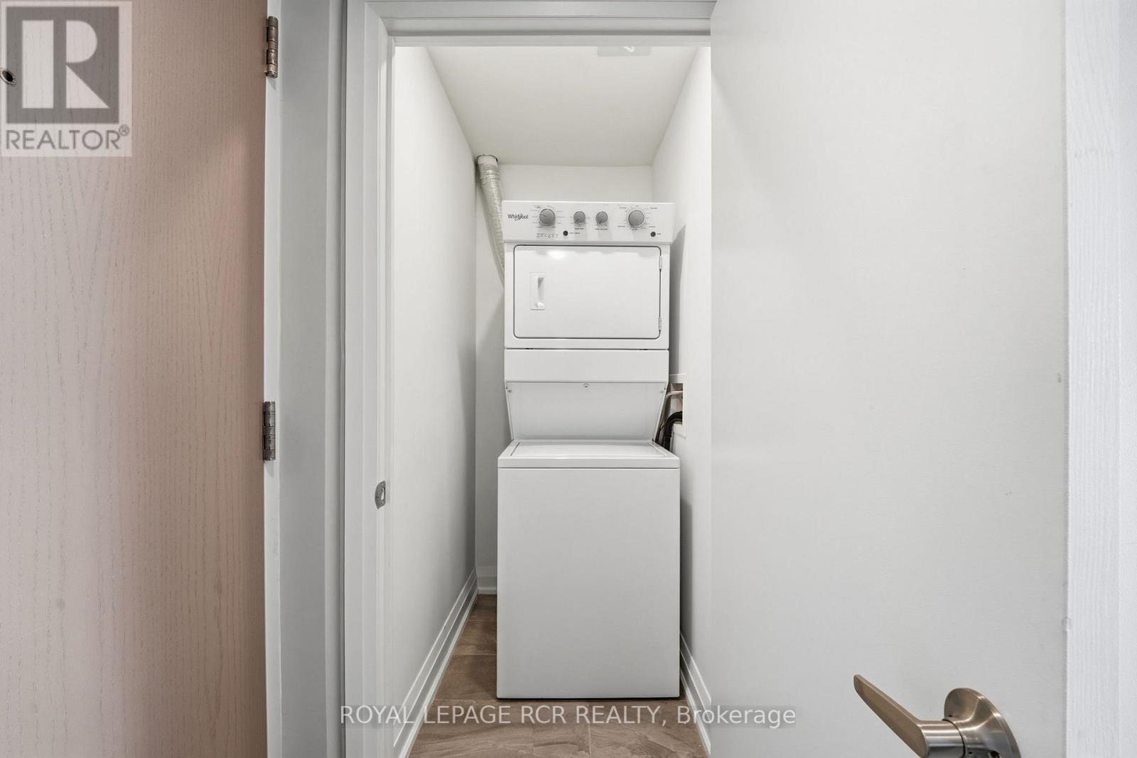 #1112 58 LAKESIDE TERRACE - 19