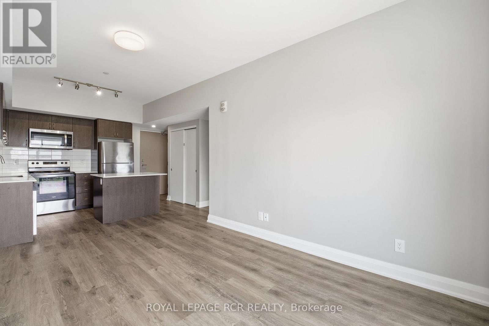 #1112 58 LAKESIDE TERRACE - 9