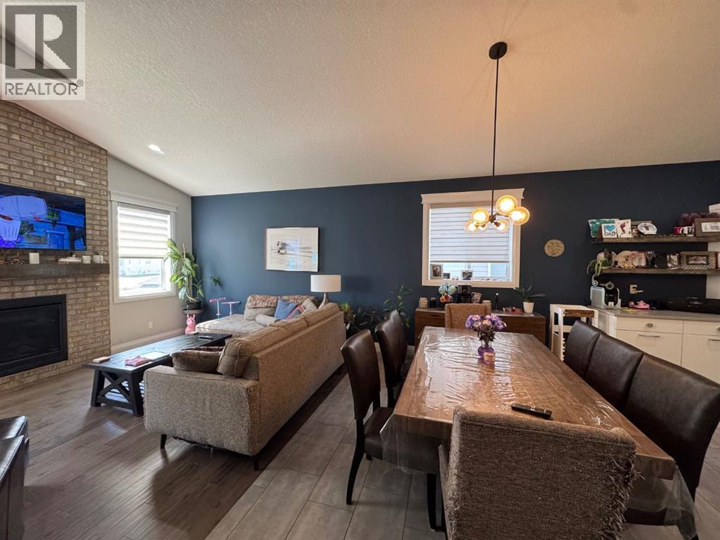 8645 122 Avenue - 6