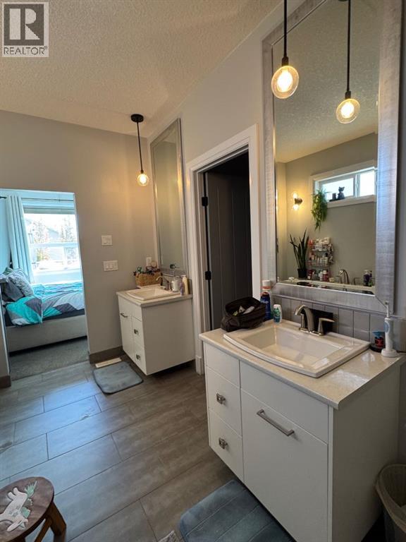 8645 122 Avenue - 14