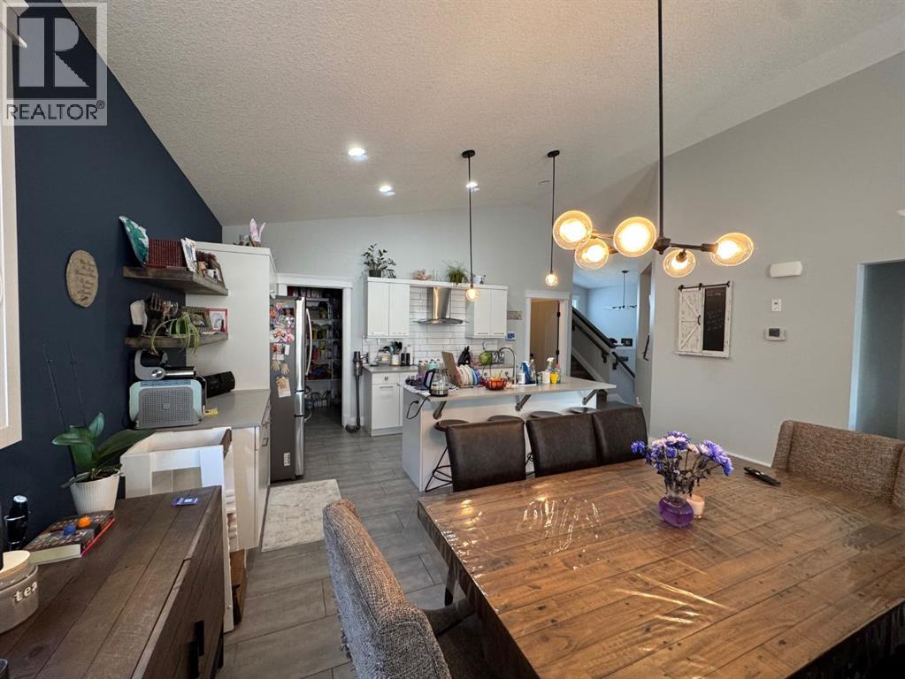 8645 122 Avenue - 5