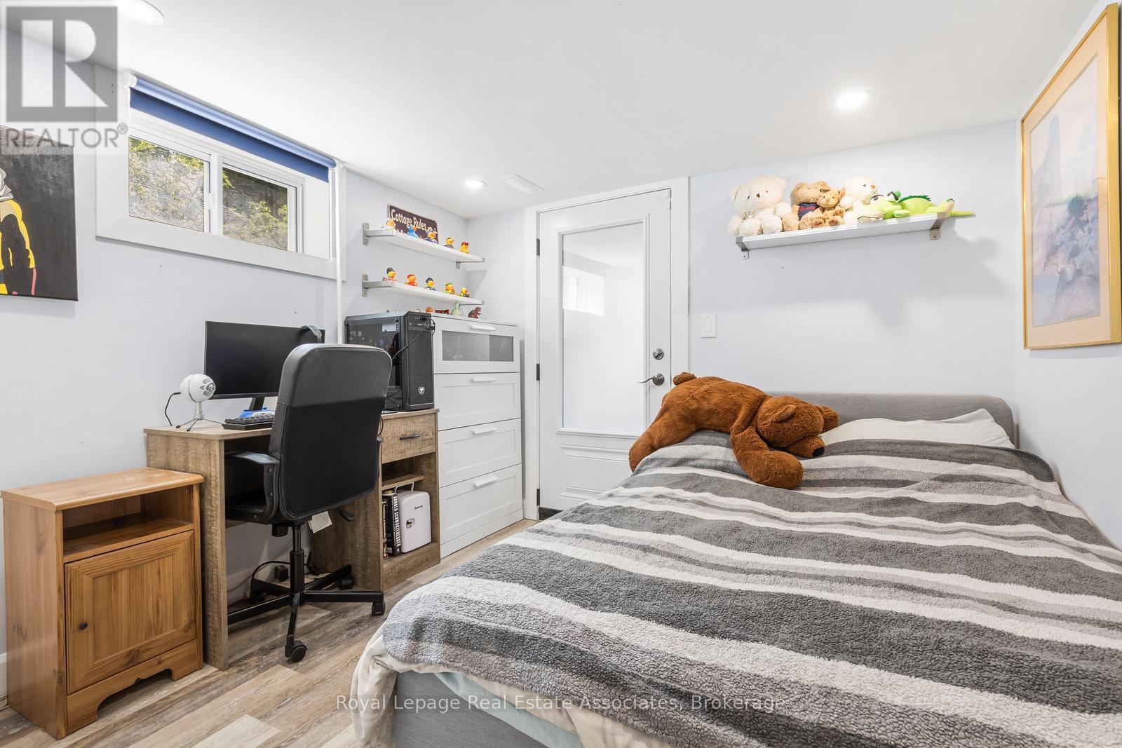 1807 BALSAM AVENUE - 40